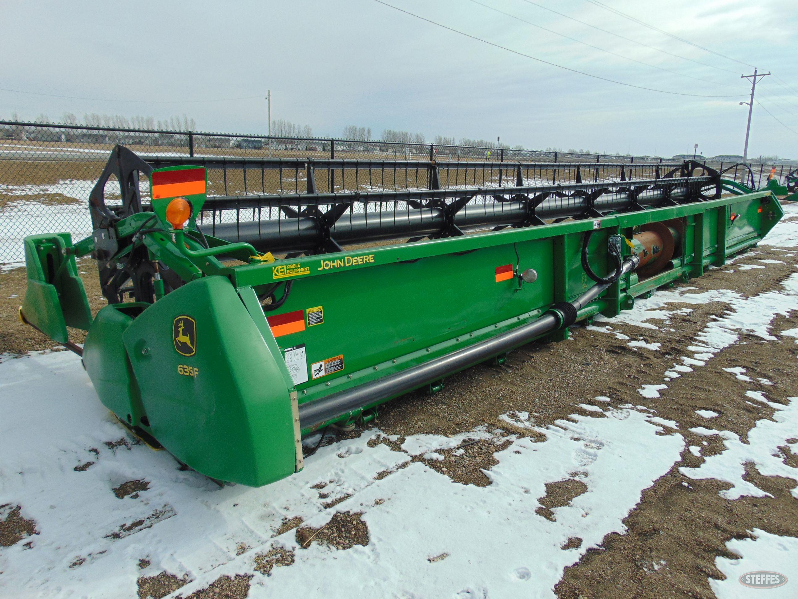 2010 John Deere 635F_1.jpg